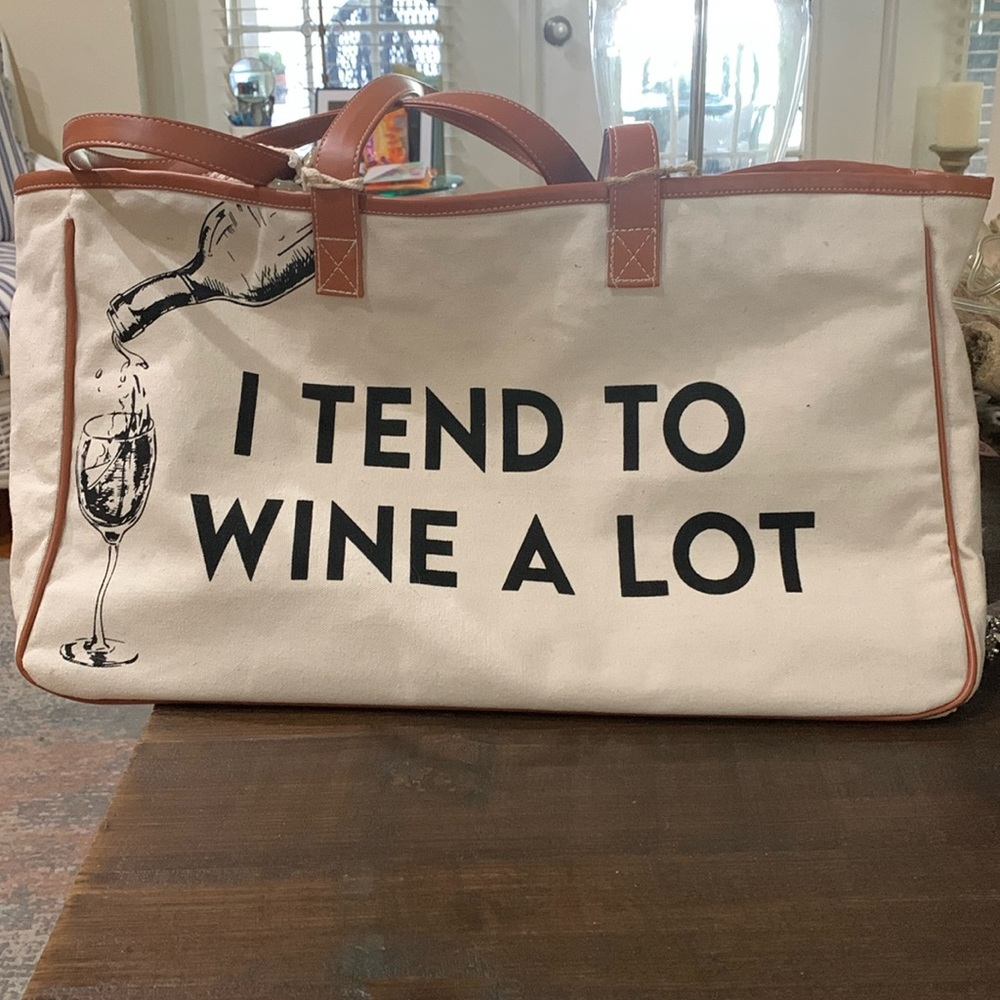 NWT Collapsible Wine Bottle Beach Tote